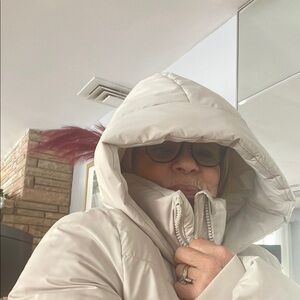 Zara Women's Off-White Puffer Coat